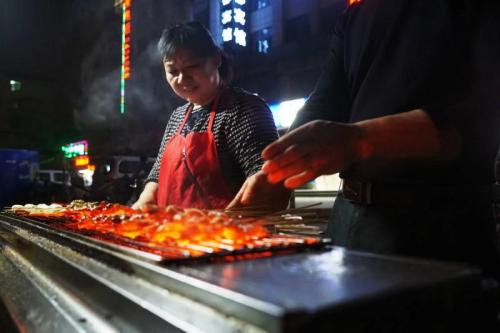 一个人开什么店最赚钱(夏天一个人就能干的赚钱小生意)插图4