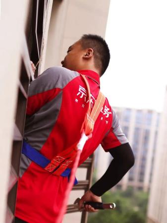 京东服务空调清洁同比去年增长近3倍(空调安装要排队京东服务+3小时就OK)插图1