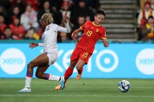 中国女足1-0海地获首胜(绝境重生中国女足1比0海地女足获世界杯首胜)插图