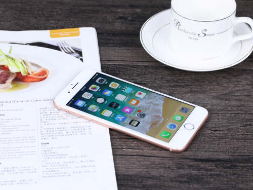 8p手机(2023年了为什么还有人在用iPhone 8Plus)插图1