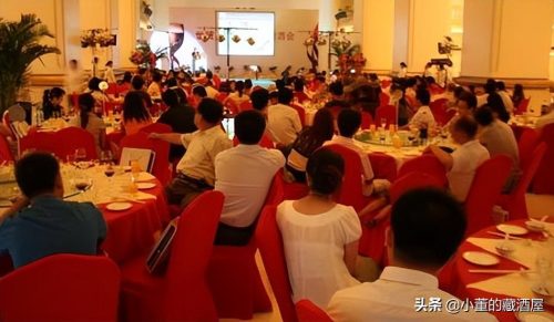 提酒词怎么说又大方又简单(商务提酒词怎么说又大方又简单)插图