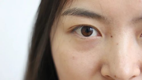 女人左眼跳的预兆是吉是凶(女人左眼皮跳什么预兆预示吉凶)插图