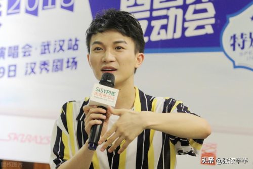 周深是男的还是女的(周深男的还是女的)插图