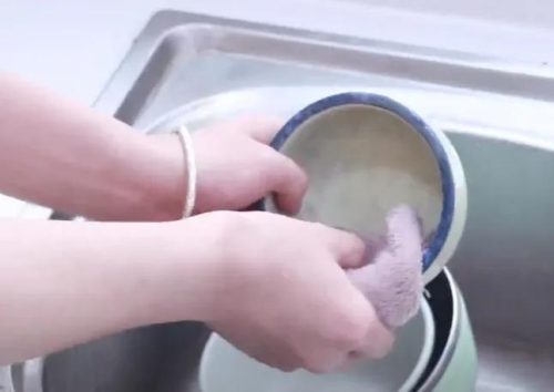 银手镯应该戴哪个手比较好(银手镯应该是戴哪个手)插图