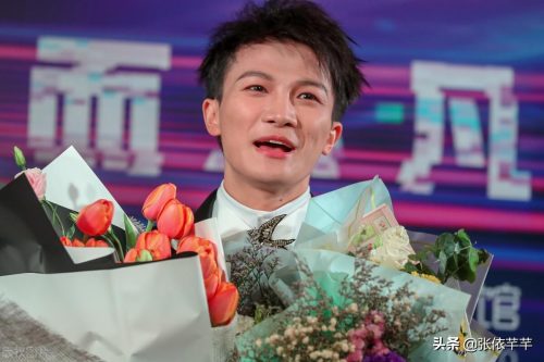 周深是男的还是女的(周深男的还是女的)插图4