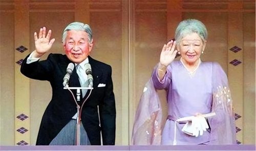 为什么首相比天皇权力大(日本首相权力大还是天皇权力大)插图23