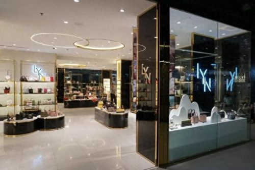 东南亚十大男装品牌排行榜(户外男装十大品牌排名)插图4