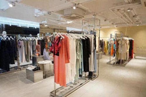 东南亚十大男装品牌排行榜(户外男装十大品牌排名)插图36