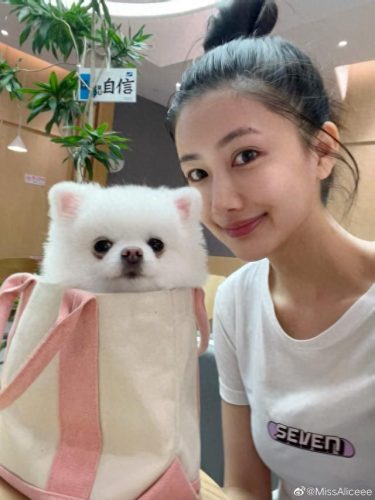 十大美女视频排行榜最新(美女图片网站十大排行榜)插图5