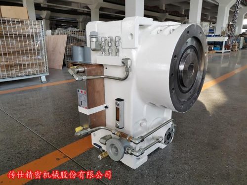 注塑工好做吗辛苦吗(注塑工好干吗)插图