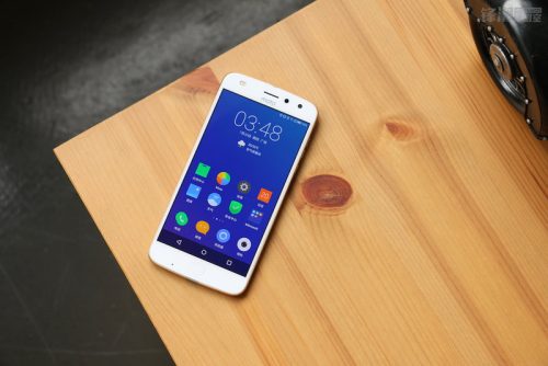 MOTOZ2PLAY怎么样(motoz2play各版本区别)插图2