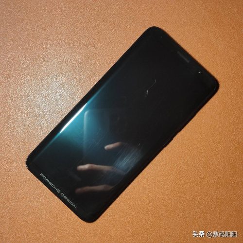 mate20保时捷二手多少钱(华为mate10保时捷现在卖多少价格)插图1