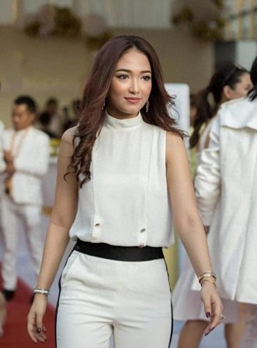 缅甸美女十大美女排行榜(缅甸黑长头发大辫子美女)插图19
