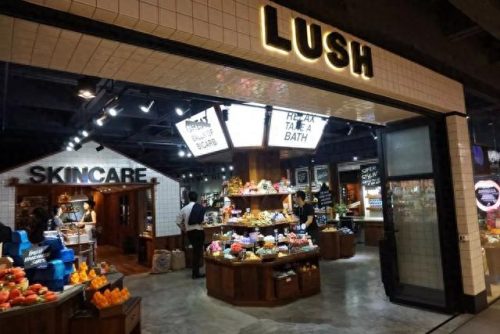 东南亚十大男装品牌排行榜(户外男装十大品牌排名)插图2