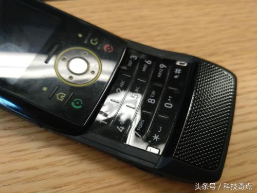 moto手机怎么调按键(z8如何取下 机身)插图8