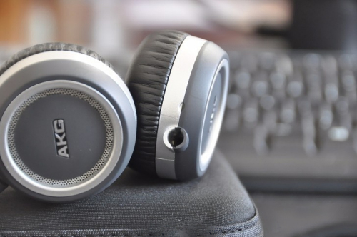 现在哪款耳机可以媲美akgk450(akg k450耳机测评)插图1