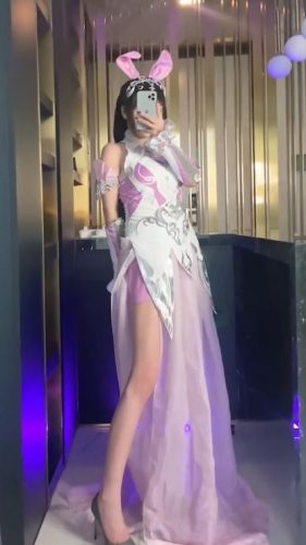 斗罗大陆小舞没有衣服是啥样子(斗罗大陆小舞穿朱竹清衣服)插图1