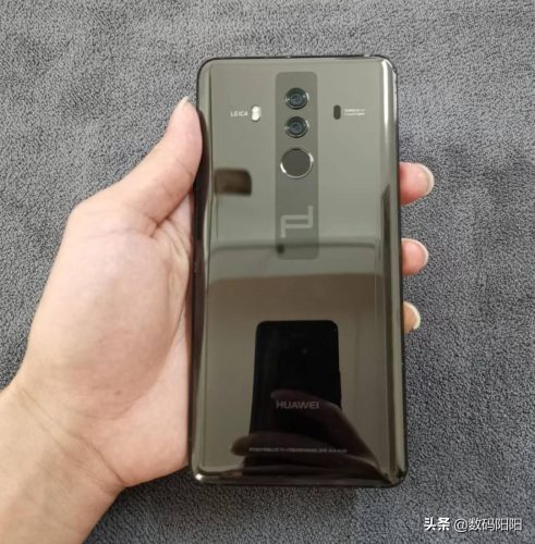 mate20保时捷二手多少钱(华为mate10保时捷现在卖多少价格)插图