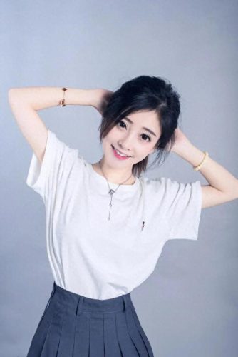 斗鱼十大网红排行榜女(斗鱼旗下网红)插图