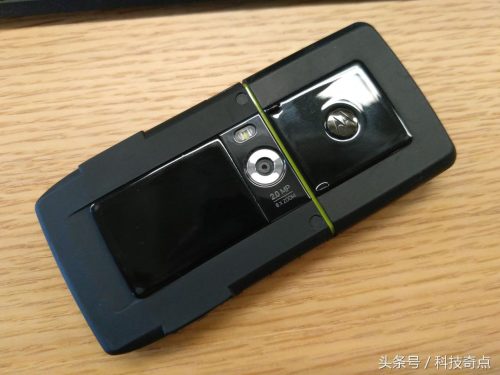 moto手机怎么调按键(z8如何取下 机身)插图3