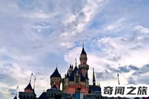 十二岁小男孩被车撞飞(赛道上14岁男孩摔车)插图8