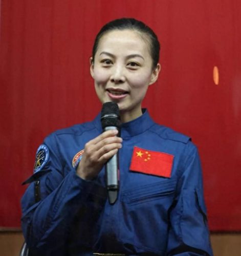 十大最美航天员排行榜最新(三位航天员什么时候回来)插图10