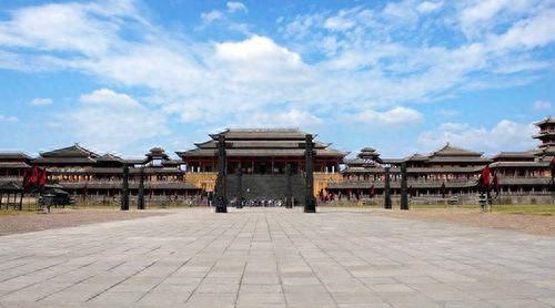 中国前十宫殿排名图片(中国现存海拔最高的宫殿)插图