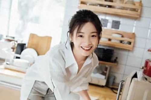 十大美女排行榜小诶(公认的十大美女排名)插图8