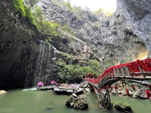 中国水晶溶洞排名前十(十大溶洞排行榜)插图8