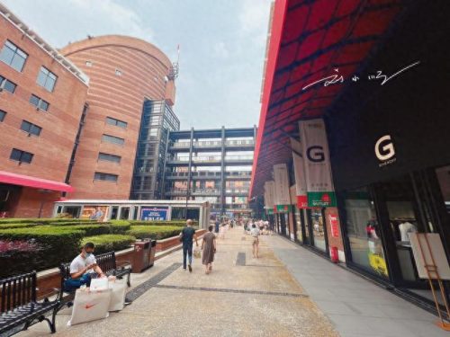 重庆十大折扣店品牌排行榜(重庆哪里有北面品牌实体店)插图4