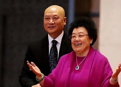 香港十大富豪千金排行榜(香港保利集团的千金)插图7