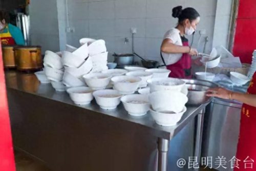 昆明美食餐馆排名前十(民国时期昆明餐馆图片)插图83