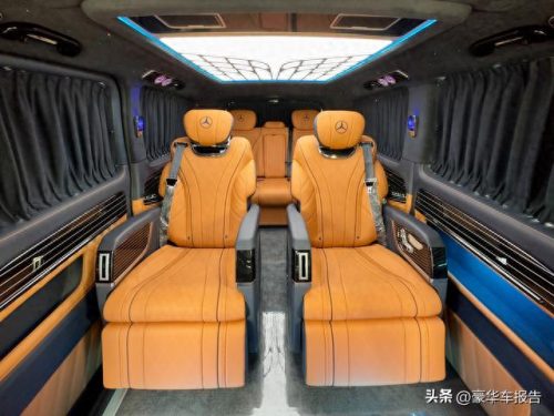 十大豪华保姆车排行榜最新(福特加长豪华礼宾车)插图6