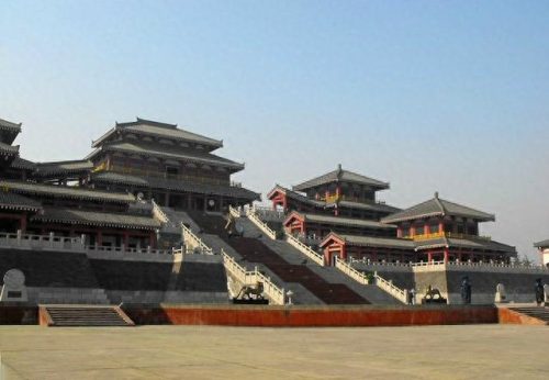 中国前十宫殿排名图片(中国现存海拔最高的宫殿)插图1