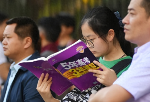 十大学生高考成绩排行榜(各高校高考成绩排名)插图7