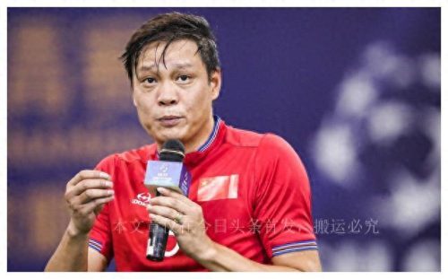 足球冠军男子排名前十(喜讯书院镇首捧足球冠军奖杯)插图
