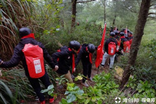 荒岛生存比赛排名前十(荒岛男女生存纪录片)插图5