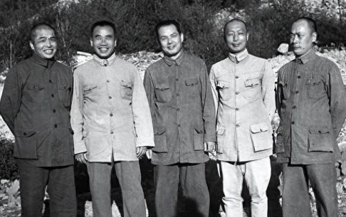 我军抗战军衔排名前十(抗战剧中的所有军装军衔)插图5