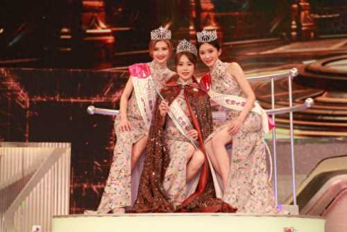 以前女歌手排名前十(短发女网红歌手)插图