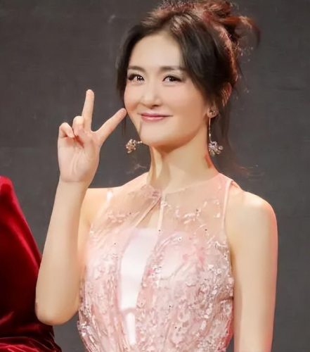中国新人女主播排名前十(斗鱼女主播)插图5