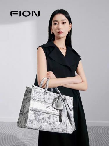中价牌子包包排名前十(国际品牌包包排行榜前十名)插图3