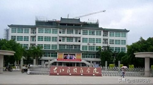 钦州重症医院排名前十(人民医院icu重症监护室)插图5