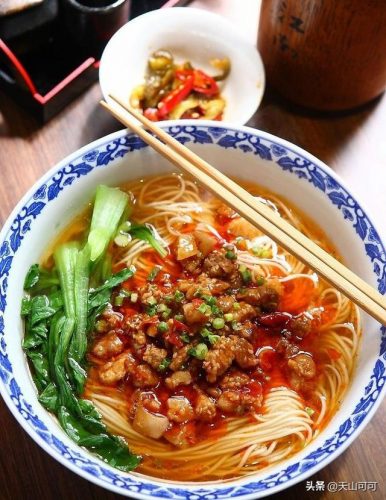成都名小吃排行榜图片(成都肥肠粉排名前十)插图2