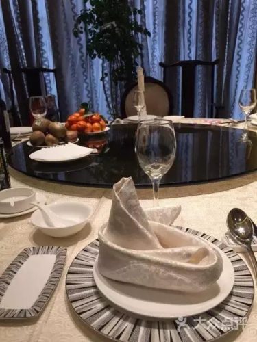 新疆奢侈餐厅排名前十(乌鲁木齐饭店排名)插图5