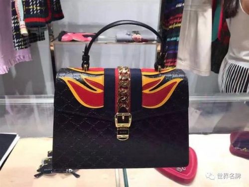 女包一般品牌排行榜(女包品牌十大排名大全)插图3