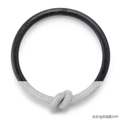 男士首饰品牌排行榜(男士项链十大奢侈品牌)插图17