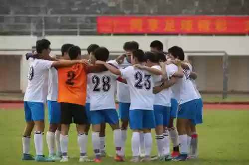 高中足球阵容插图