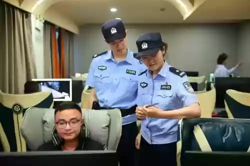 警察突击检查阵容搭配插图1