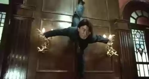 一部蝎子放到手上就可以当武器的电视插图1